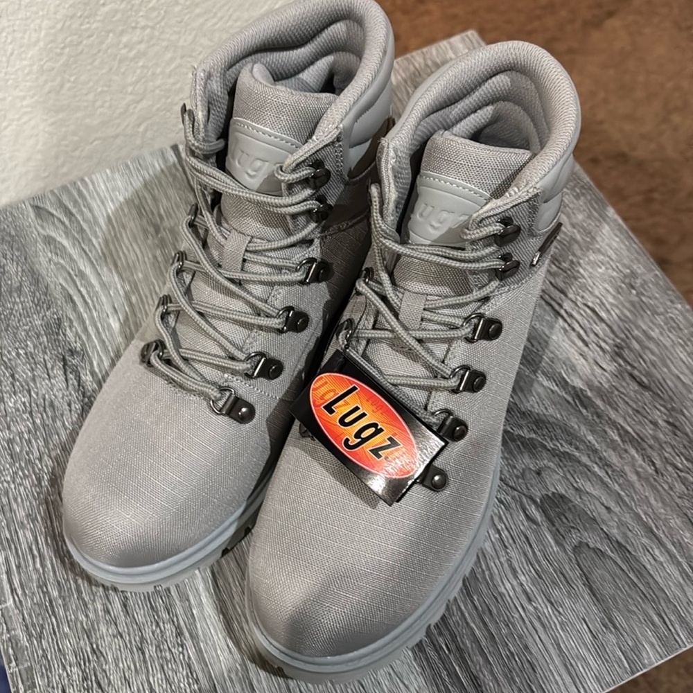 Brand new women’s size 9 Lugz boots gray